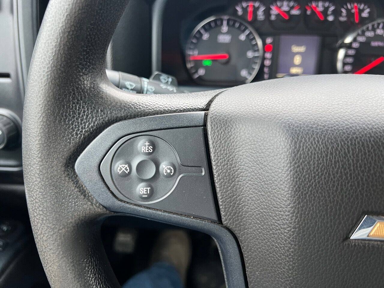 Used 2019 Chevrolet Silverado 2500 W/T AWD/4WD image 12