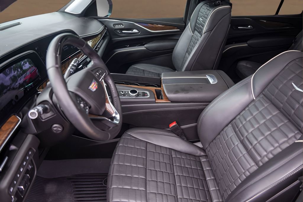 Used 2023 Cadillac Escalade Sport Platinum w/ LPO, ONYX Package AWD/4WD image 9
