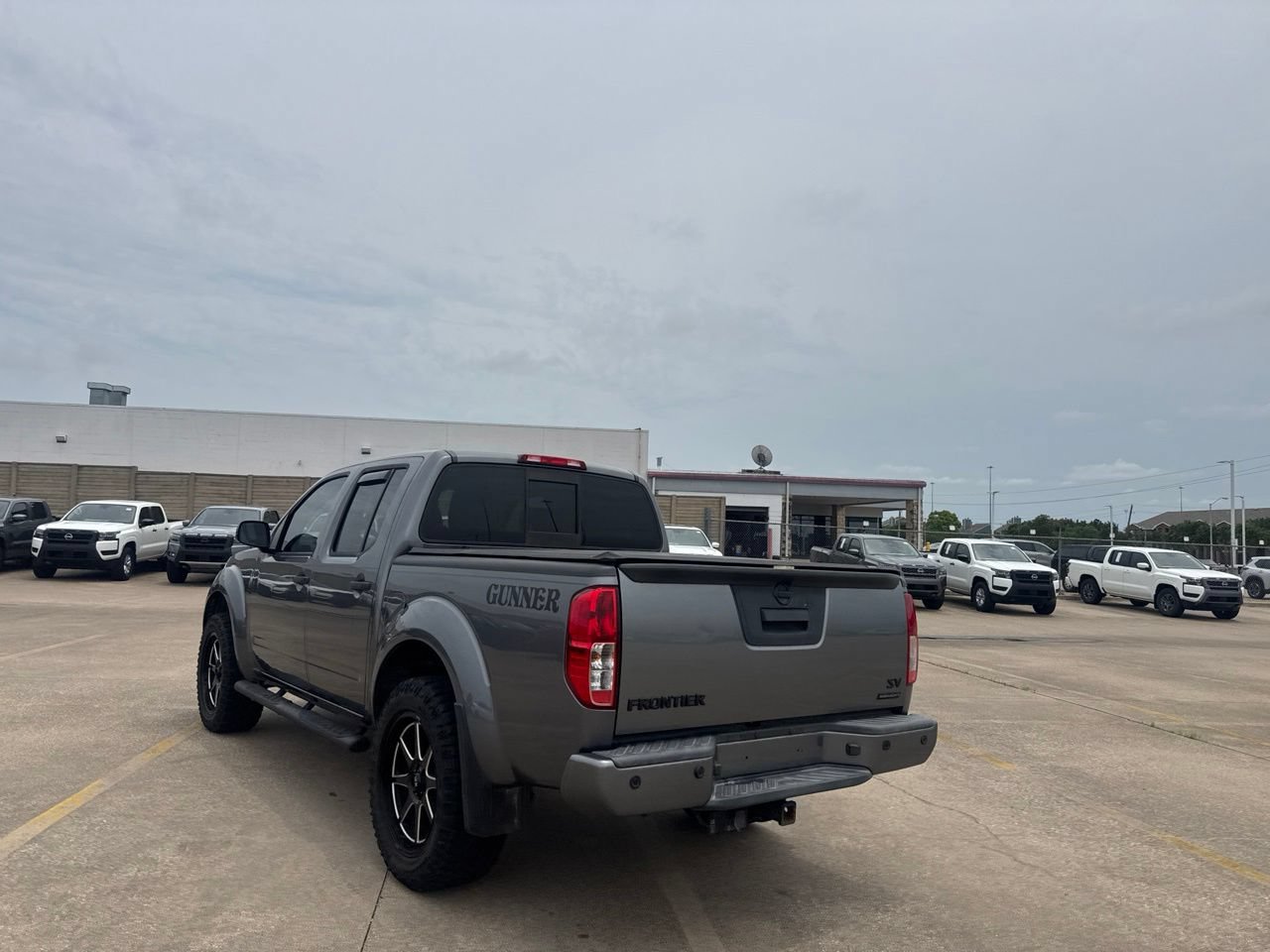 Certified 2020 Nissan Frontier SV w/ Midnight Edition Floor Mats RWD image 16