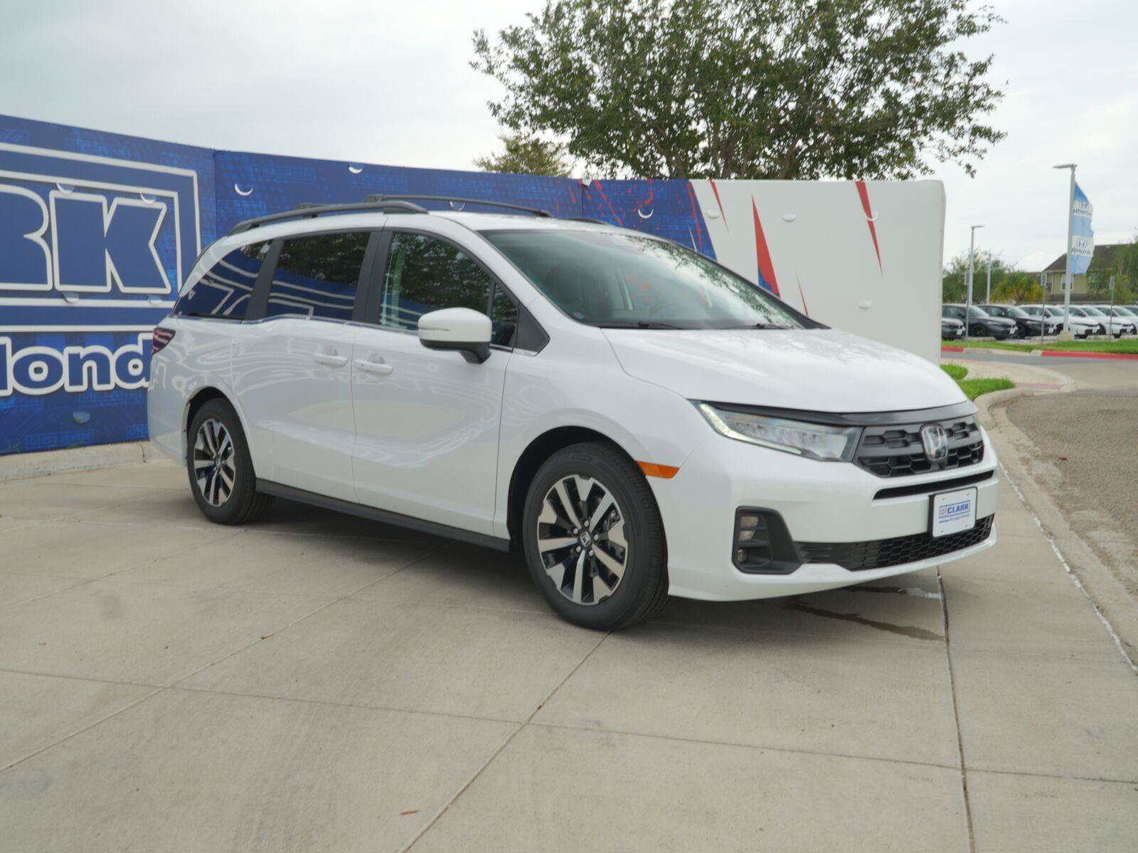 New 2027 Honda Odyssey EX-L image 3