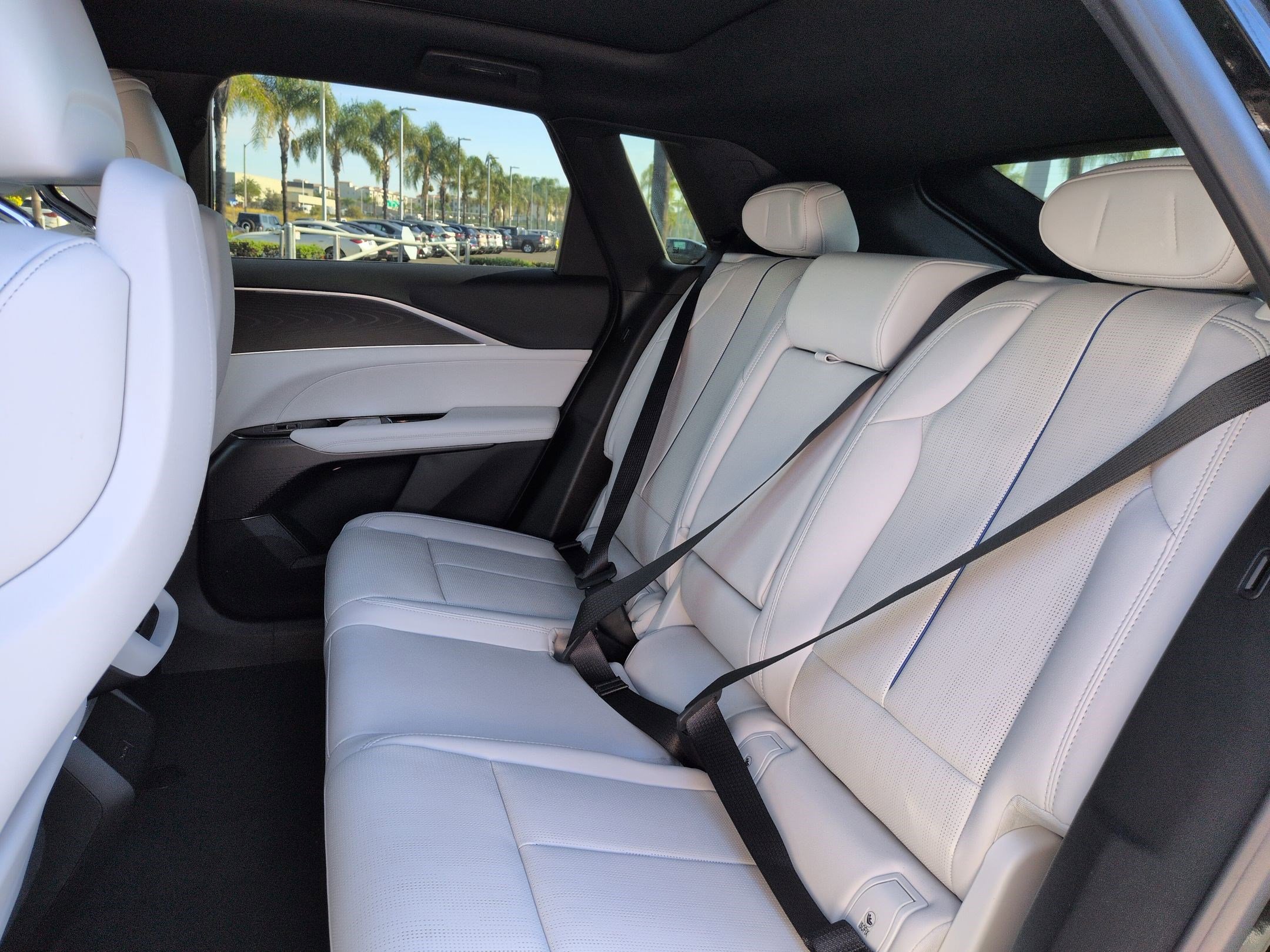 Used 2025 Cadillac Lyriq Sport image 30