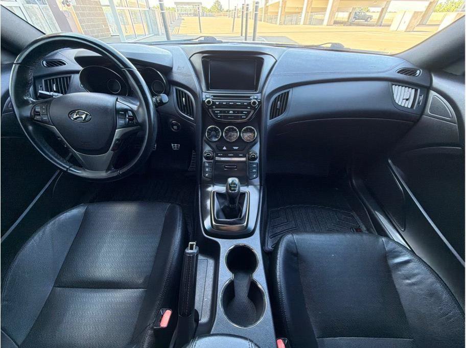 Used 2015 Hyundai Genesis 3.8 RWD image 14