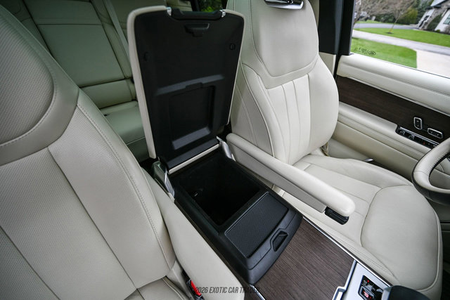 Used 2025 Land Rover Range Rover SE image 44