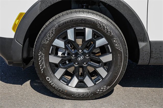 Certified 2025 Hyundai Santa Cruz SE image 11