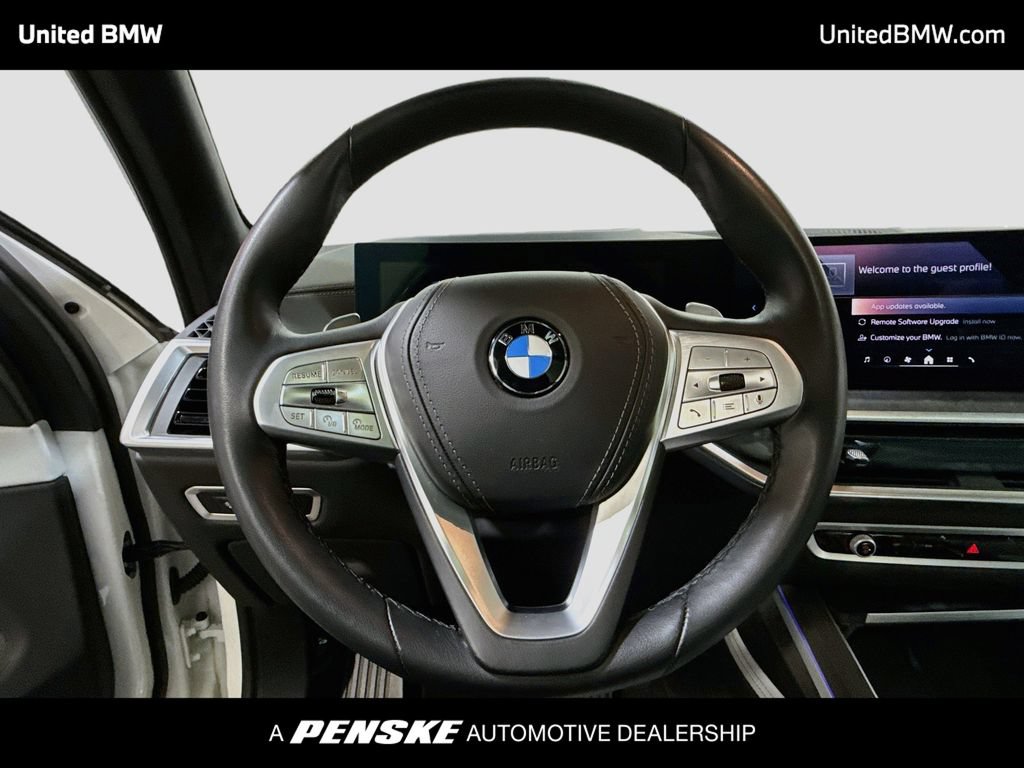 Certified 2025 BMW X7 xDrive40i w/ Parking Assistance Package AWD/4WD image 13