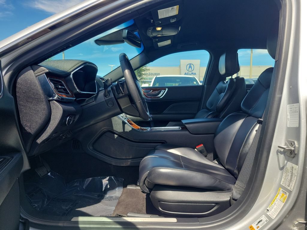 Used 2019 Lincoln Continental Premiere FWD image 12