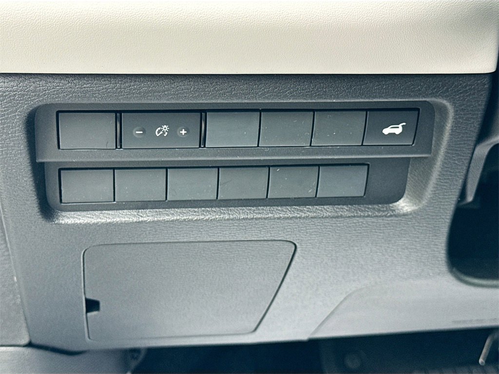 New 2025 Mitsubishi Outlander SE image 10