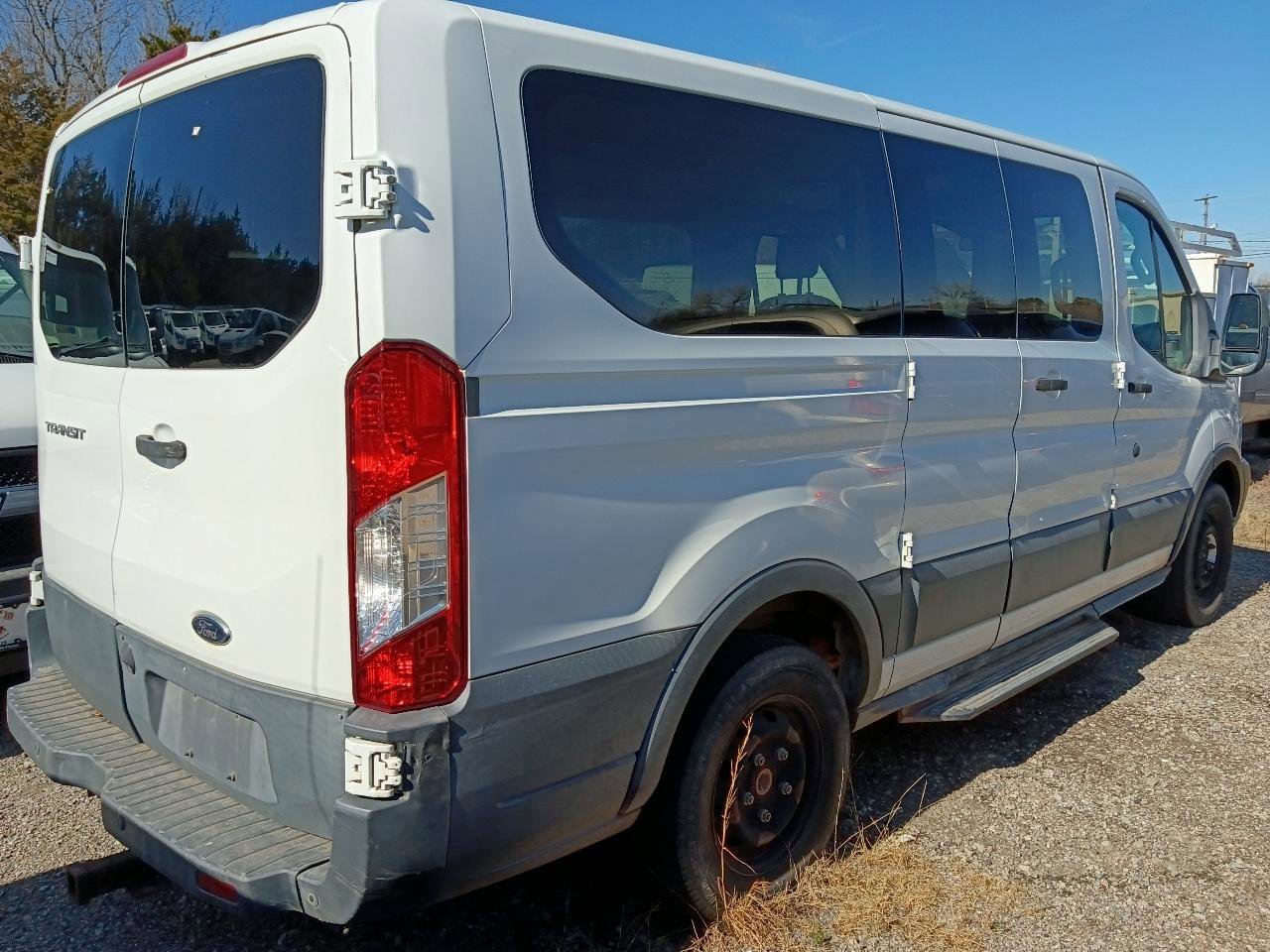 Used 2016 Ford Transit 150 XLT image 4