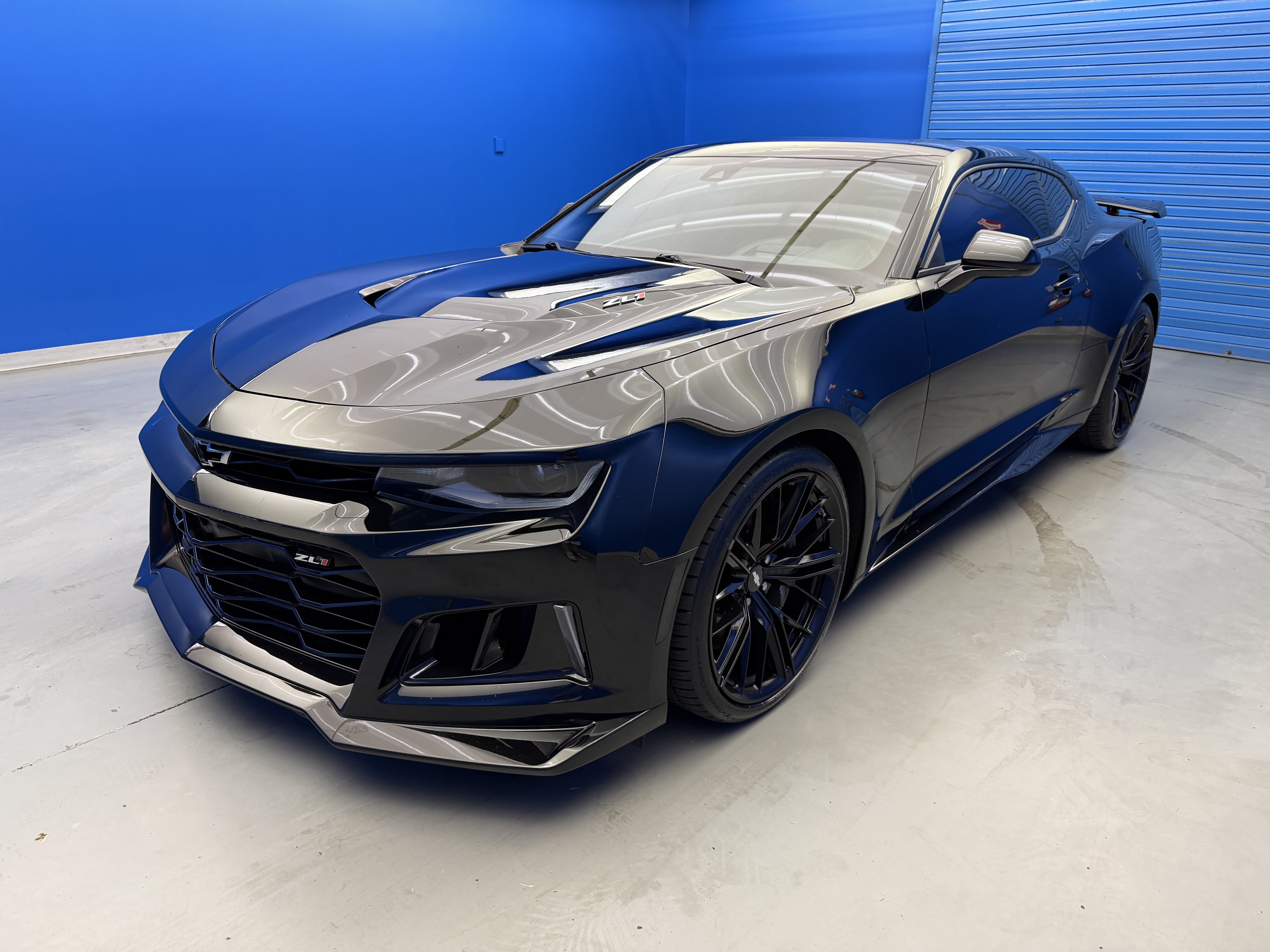 Used 2019 Chevrolet Camaro ZL1 RWD image 4