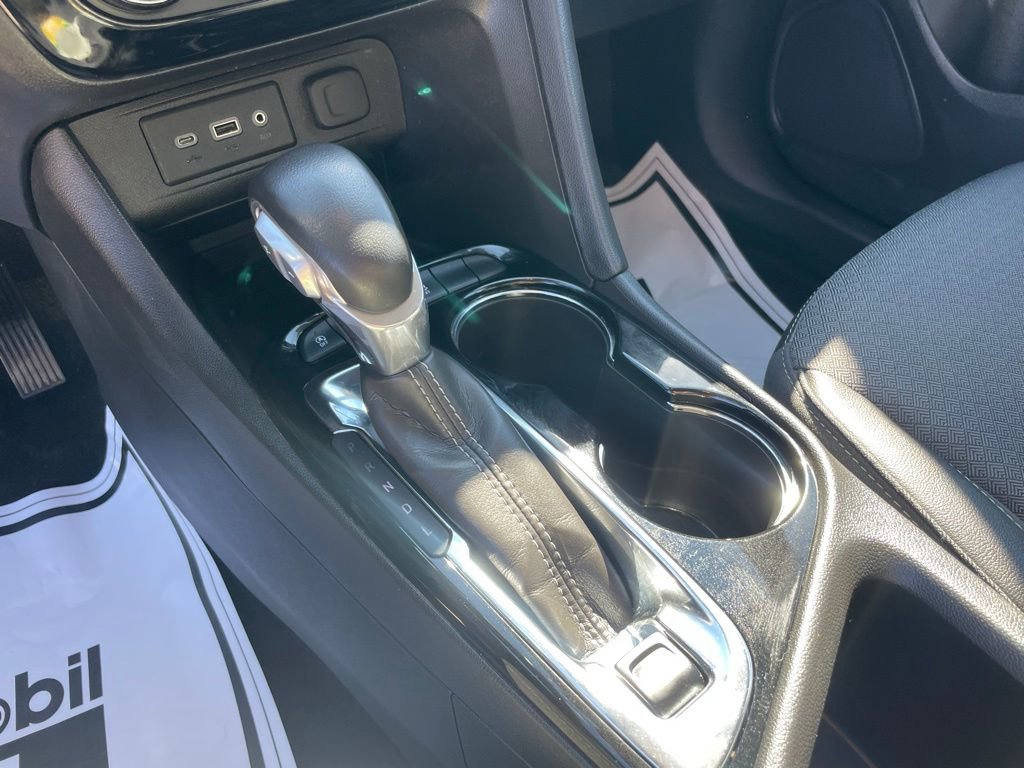 Used 2022 Buick Encore GX Select image 18