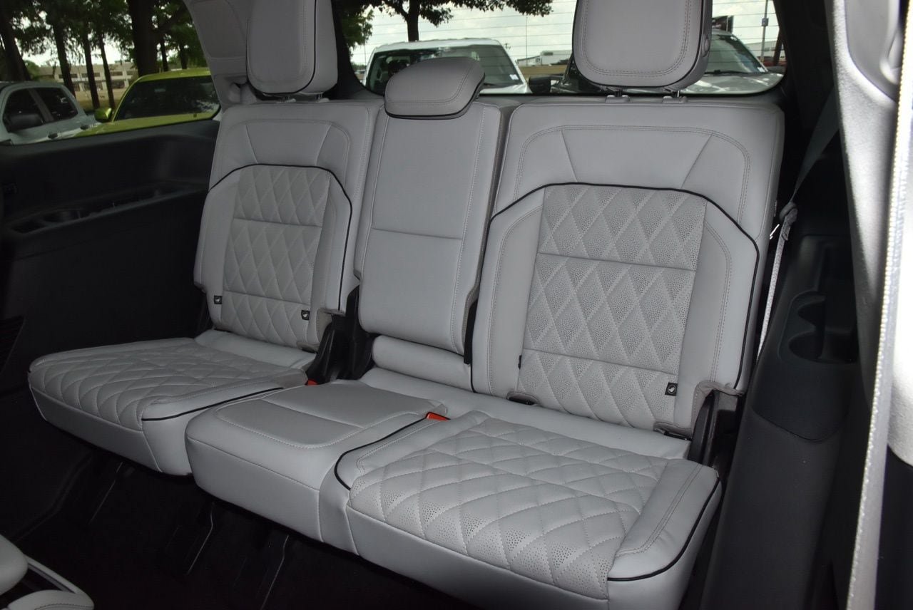 New 2026 Lincoln Navigator Black Label AWD/4WD image 15