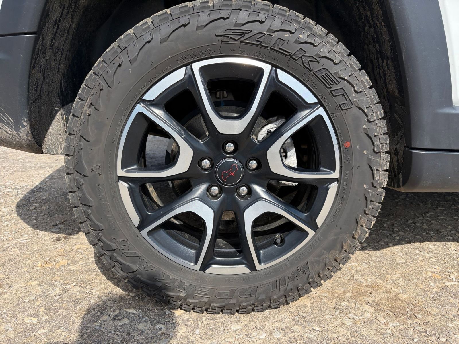 Used 2025 Jeep Compass Trailhawk image 29