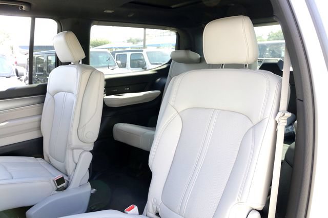 New 2026 Jeep Grand Wagoneer 2WD w/ Premium Group I image 18