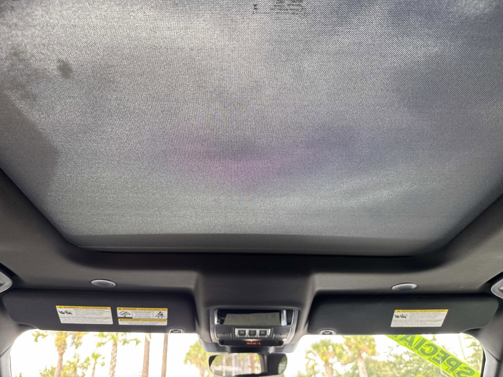 Certified 2025 Land Rover Discovery S image 18