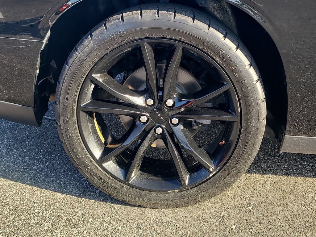 Used 2016 Dodge Challenger SXT Plus RWD image 6