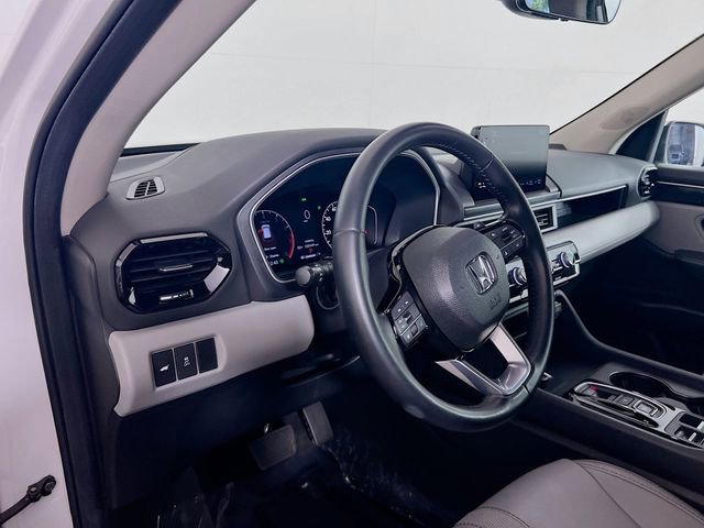Used 2025 Honda Pilot EX-L image 10