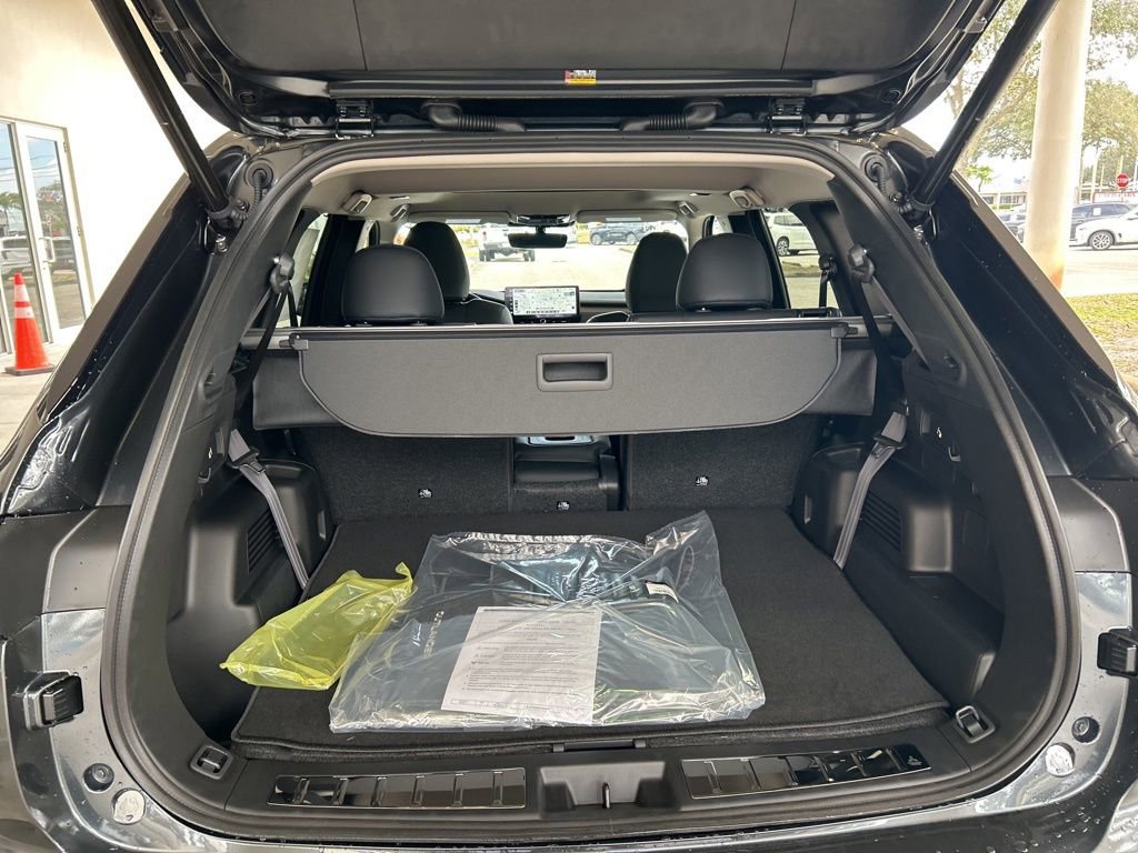 New 2026 Mitsubishi Outlander AWD image 37