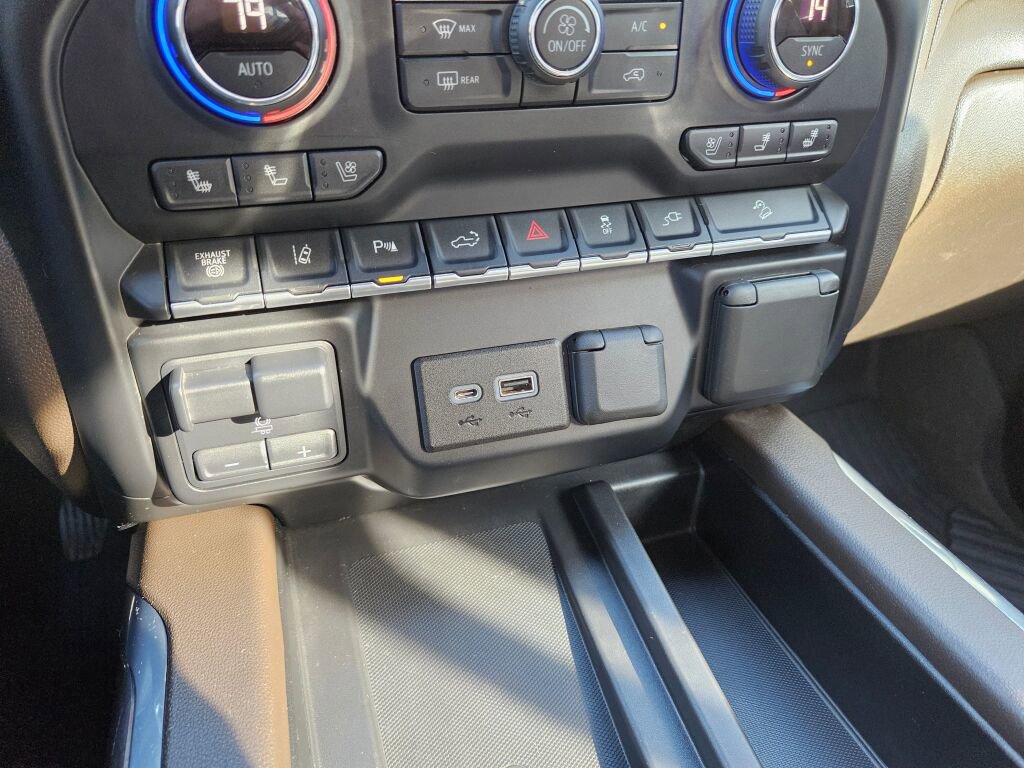 Used 2020 Chevrolet Silverado 3500 LTZ w/ LTZ Premium Package image 26