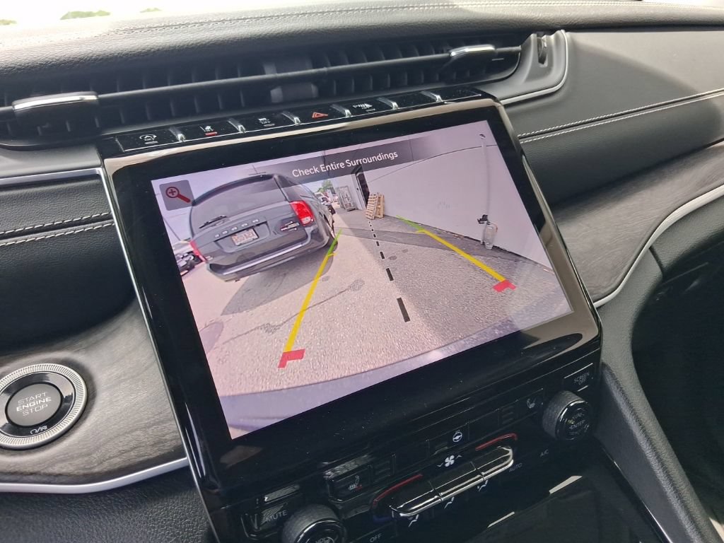 Certified 2023 Jeep Grand Cherokee Limited AWD/4WD image 19