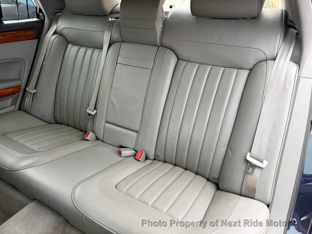 Used 2004 Volkswagen Phaeton V8 AWD/4WD image 13