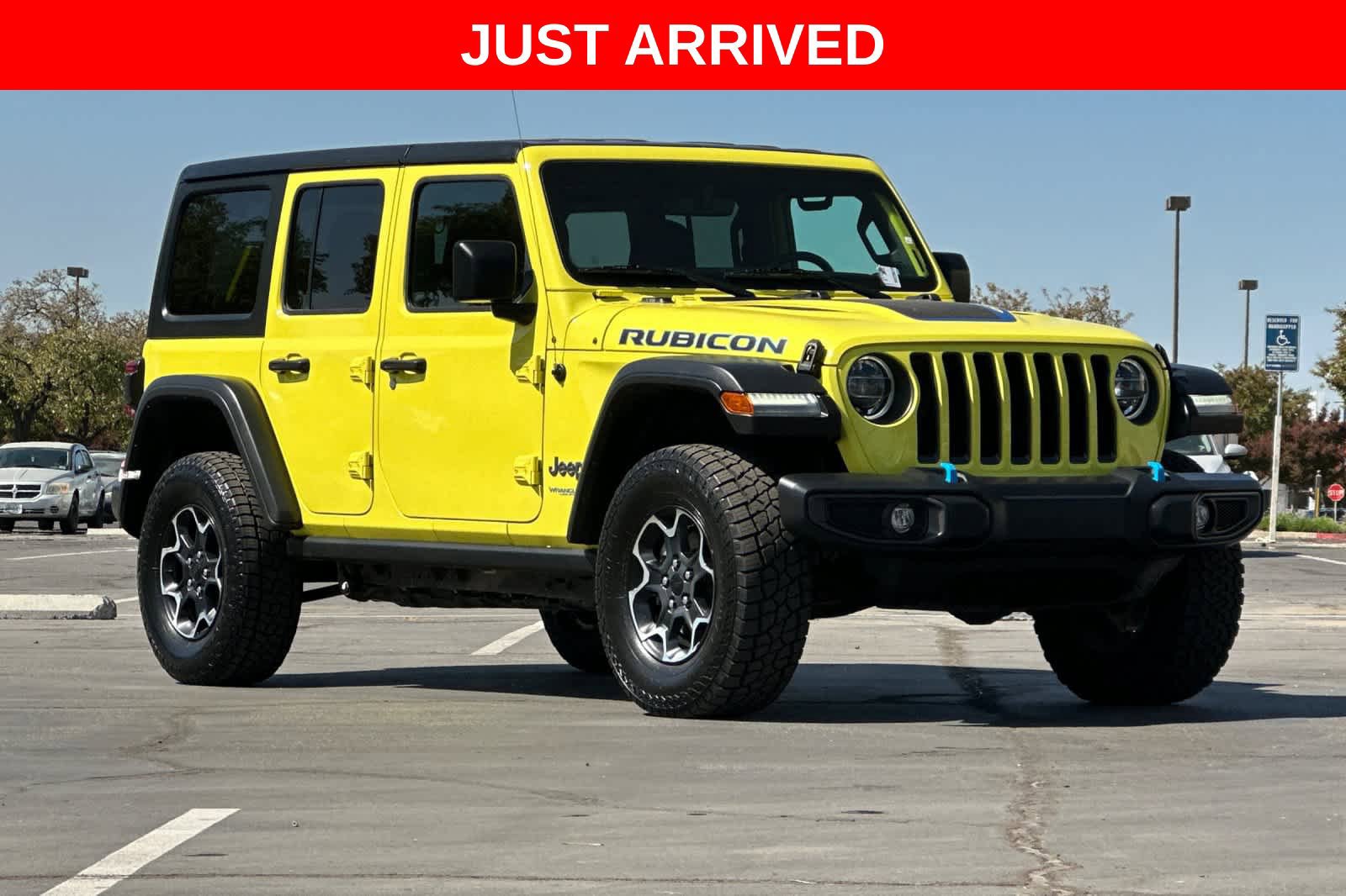 Used 2022 Jeep Wrangler Unlimited Rubicon 4xe w/ Cold Weather Group AWD/4WD image 10