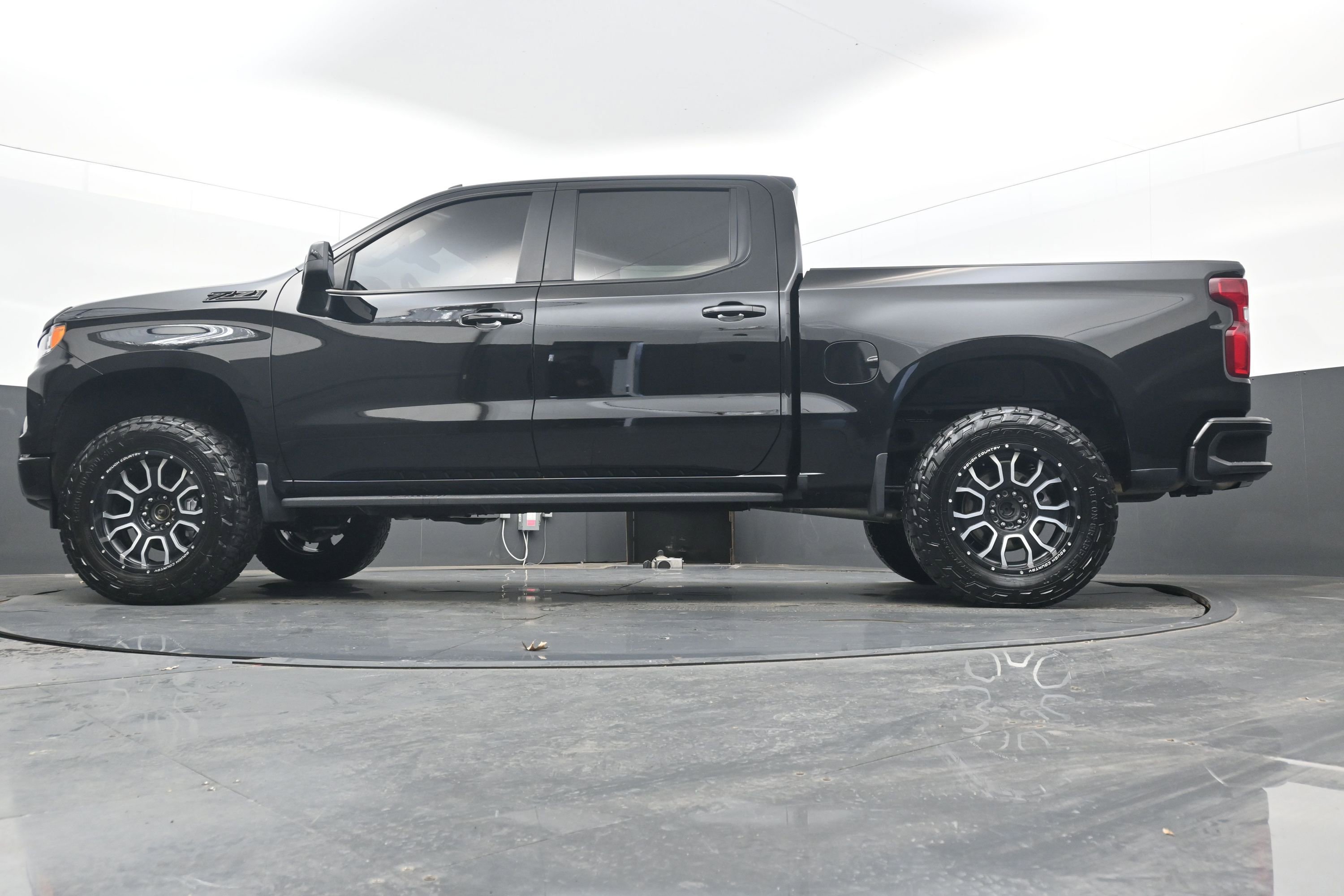 Used 2023 Chevrolet Silverado 1500 RST w/ Z71 Off-Road Package image 18