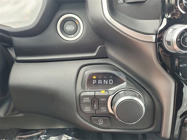 New 2026 RAM 1500 4x4 Crew Cab image 30
