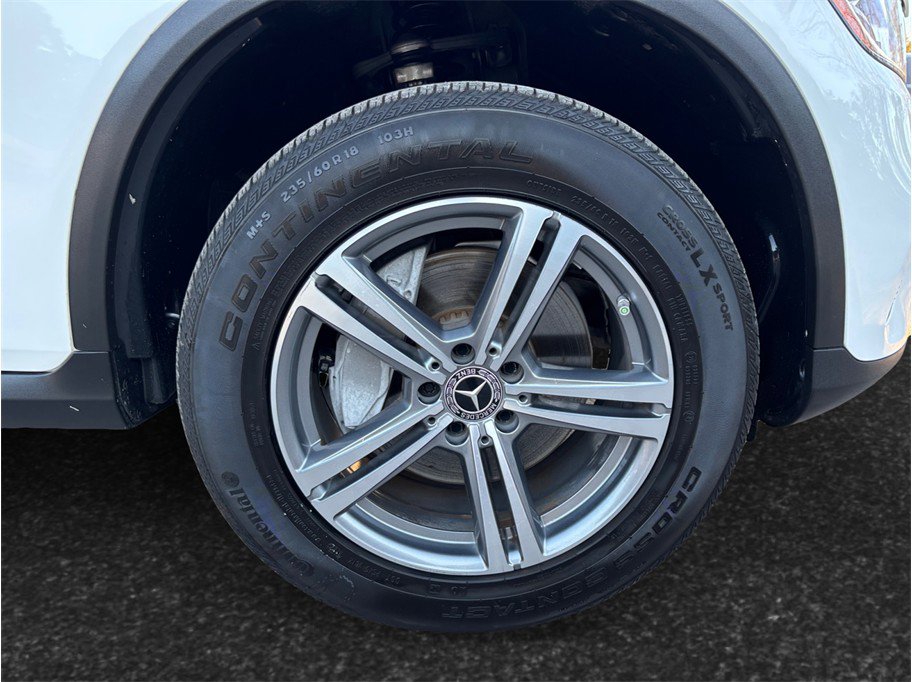 Used 2020 Mercedes-Benz GLC 300 4MATIC w/ Multimedia Package image 13