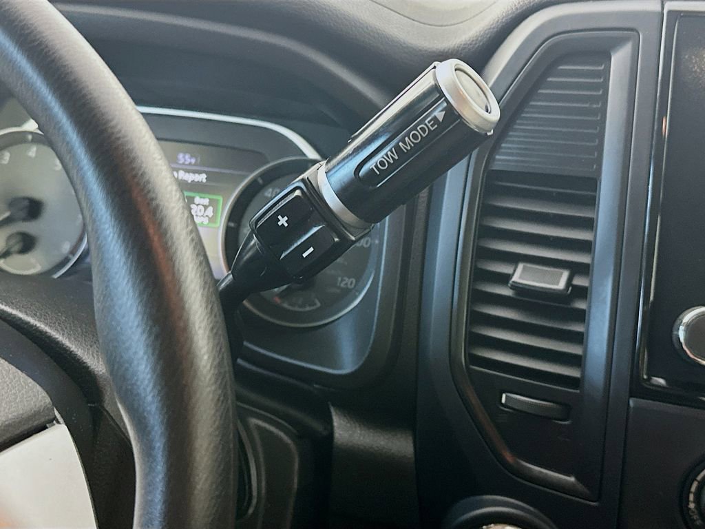 Used 2024 Nissan Titan SV AWD/4WD image 16