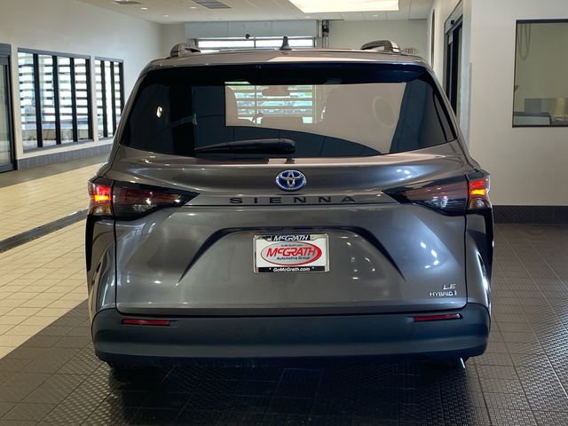 Used 2023 Toyota Sienna LE image 5