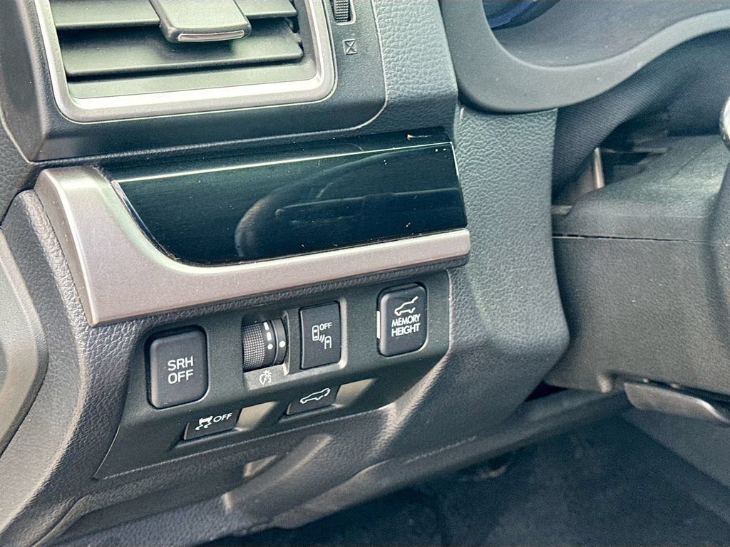 Used 2018 Subaru Forester 2.5i Touring AWD/4WD image 11