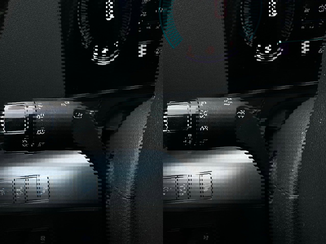 Used 2025 Hyundai Kona SEL image 36