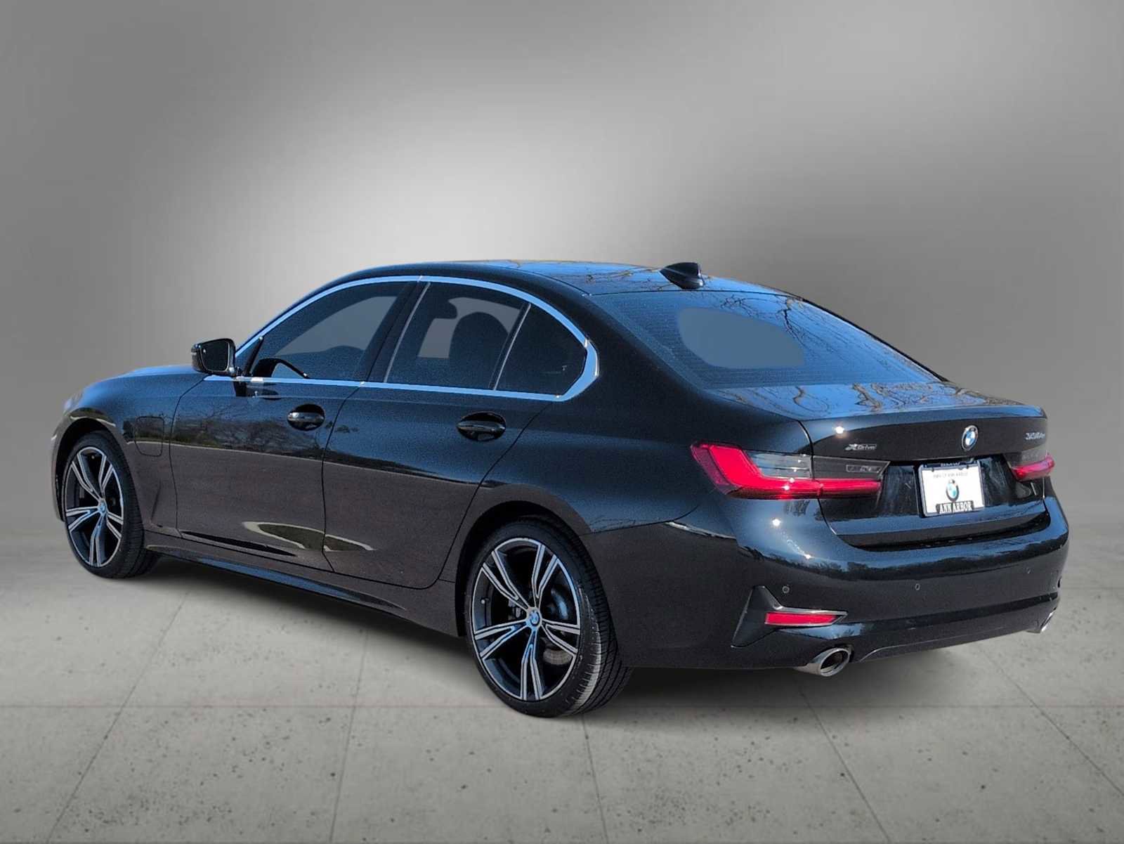 Used 2021 BMW 330e xDrive w/ Premium Package AWD/4WD image 6