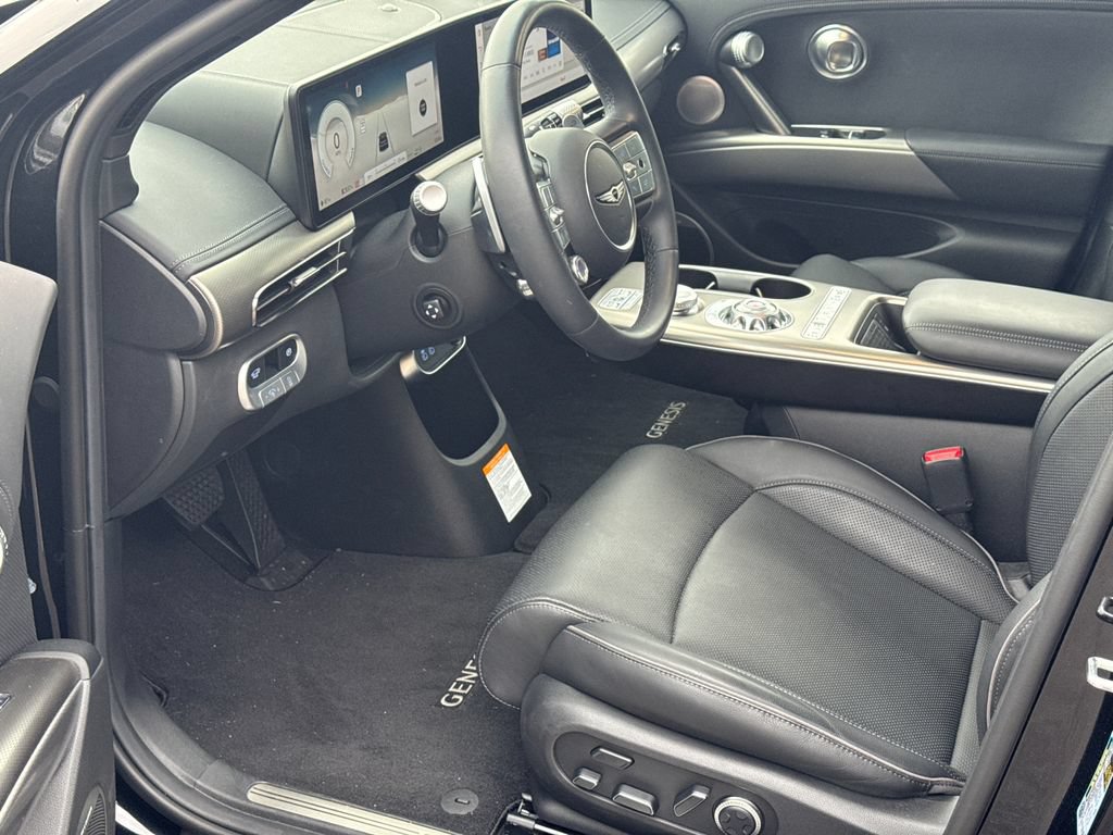 Used 2025 Genesis GV60 Advanced AWD/4WD image 9