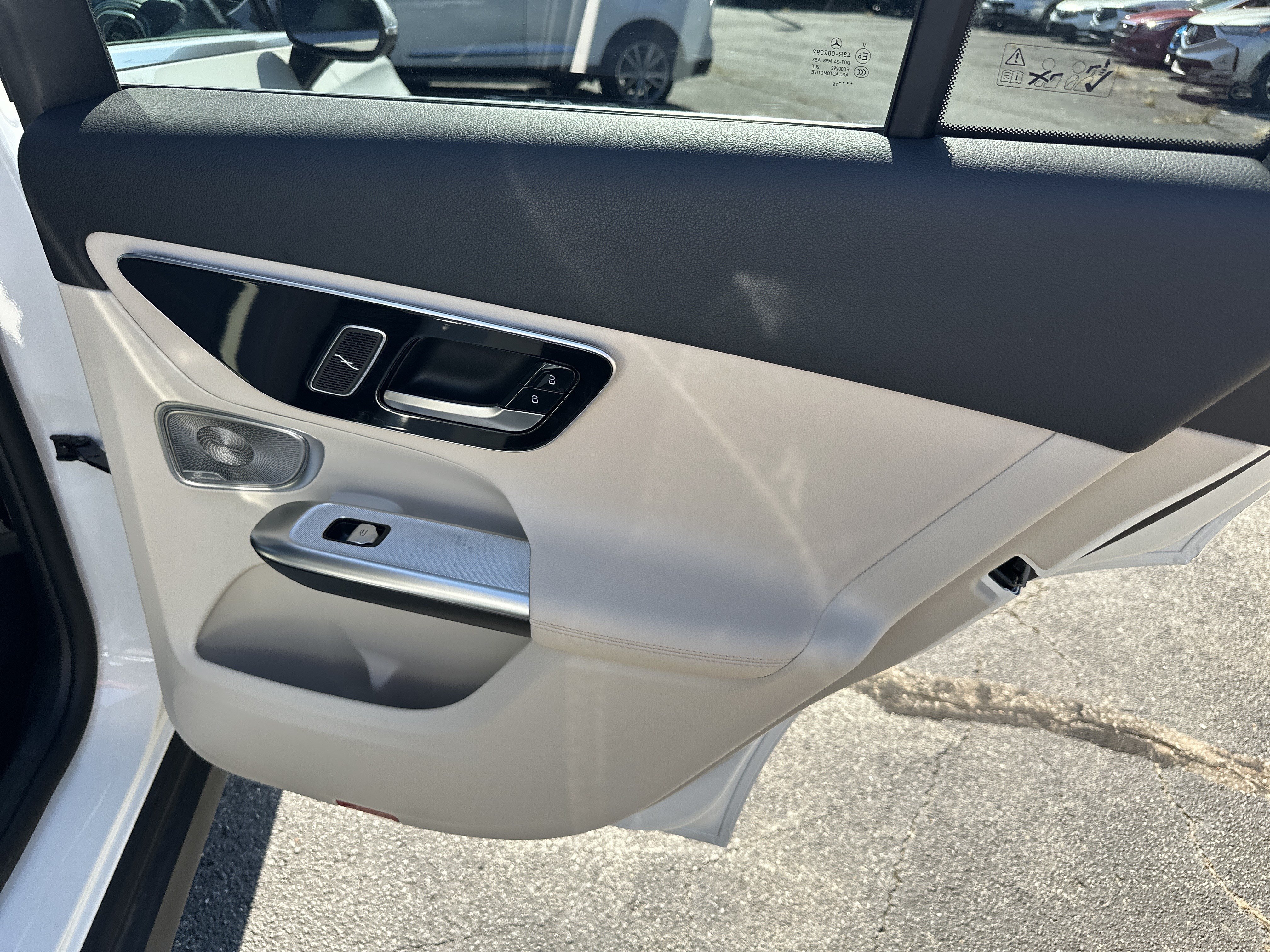 Used 2025 Mercedes-Benz GLC 300 image 18