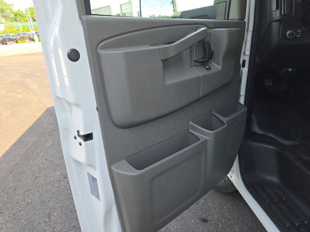 New 2026 Chevrolet Express 3500 w/ Power Convenience Package RWD image 19