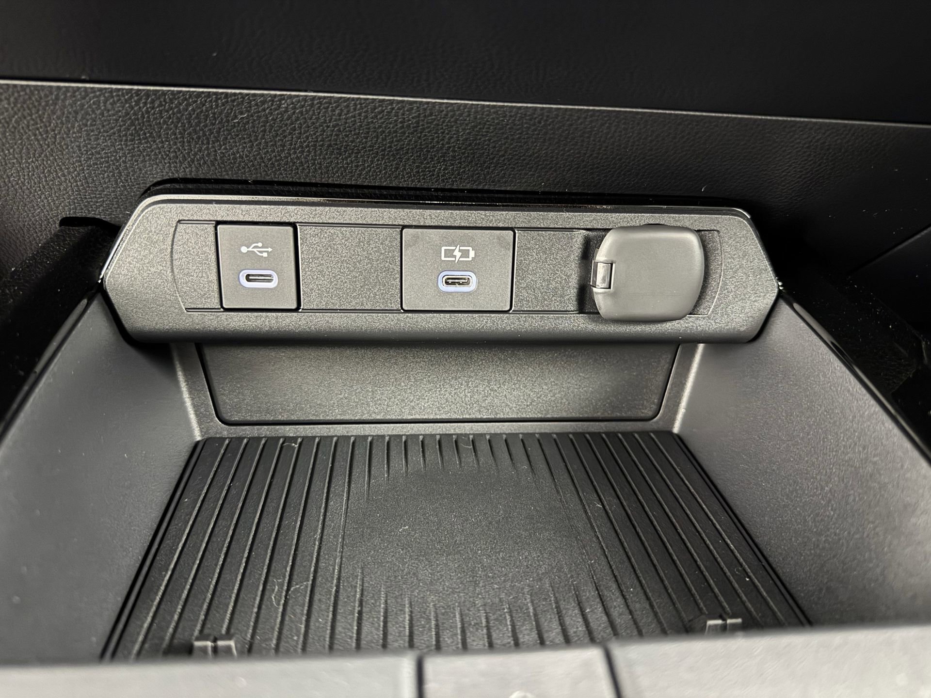 New 2026 Toyota Prius Plug-In Hybrid image 3