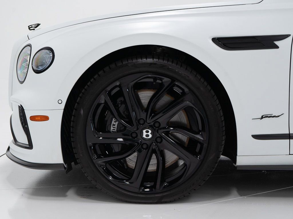 Used 2025 Bentley Flying Spur Plug-In Hybrid image 45