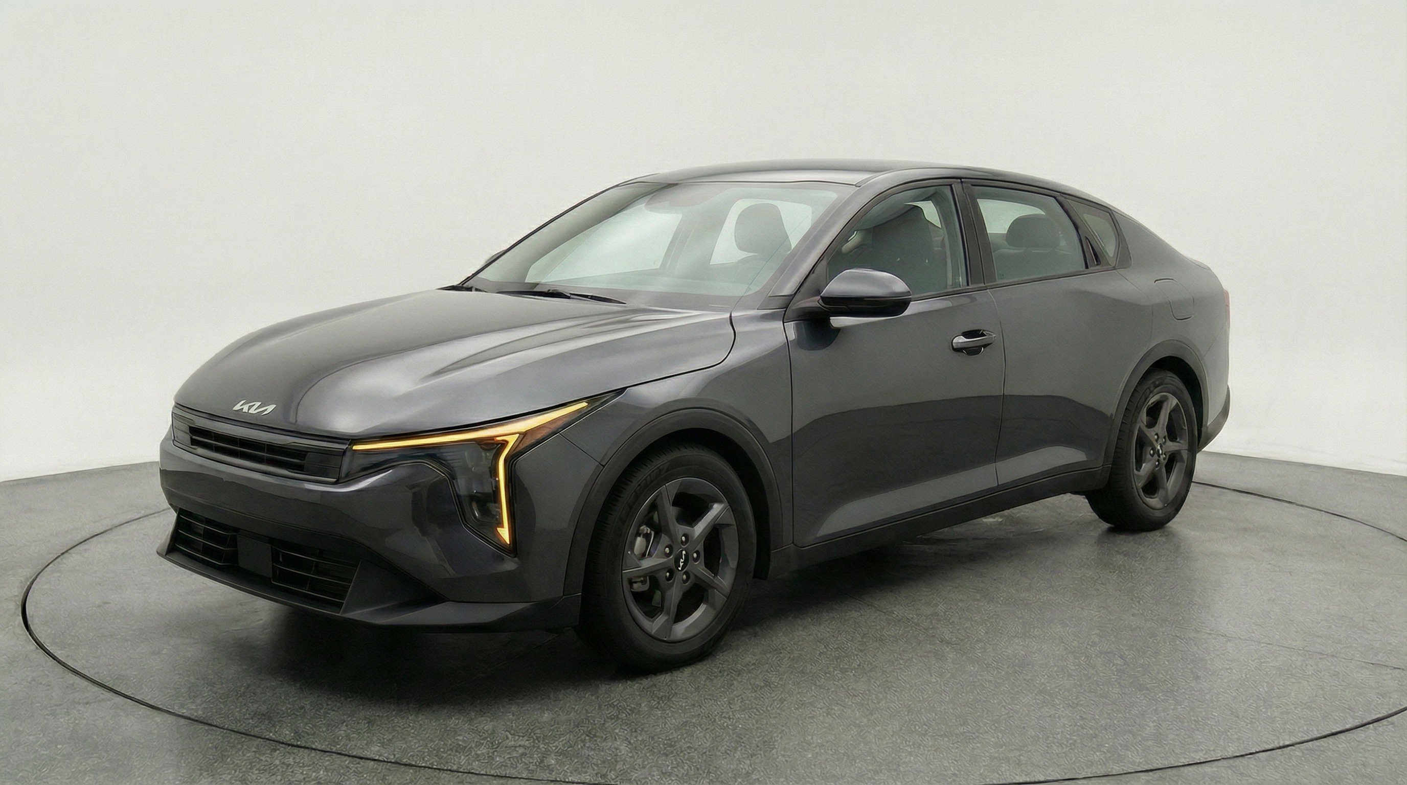 Used 2025 Kia K4 FWD image 3
