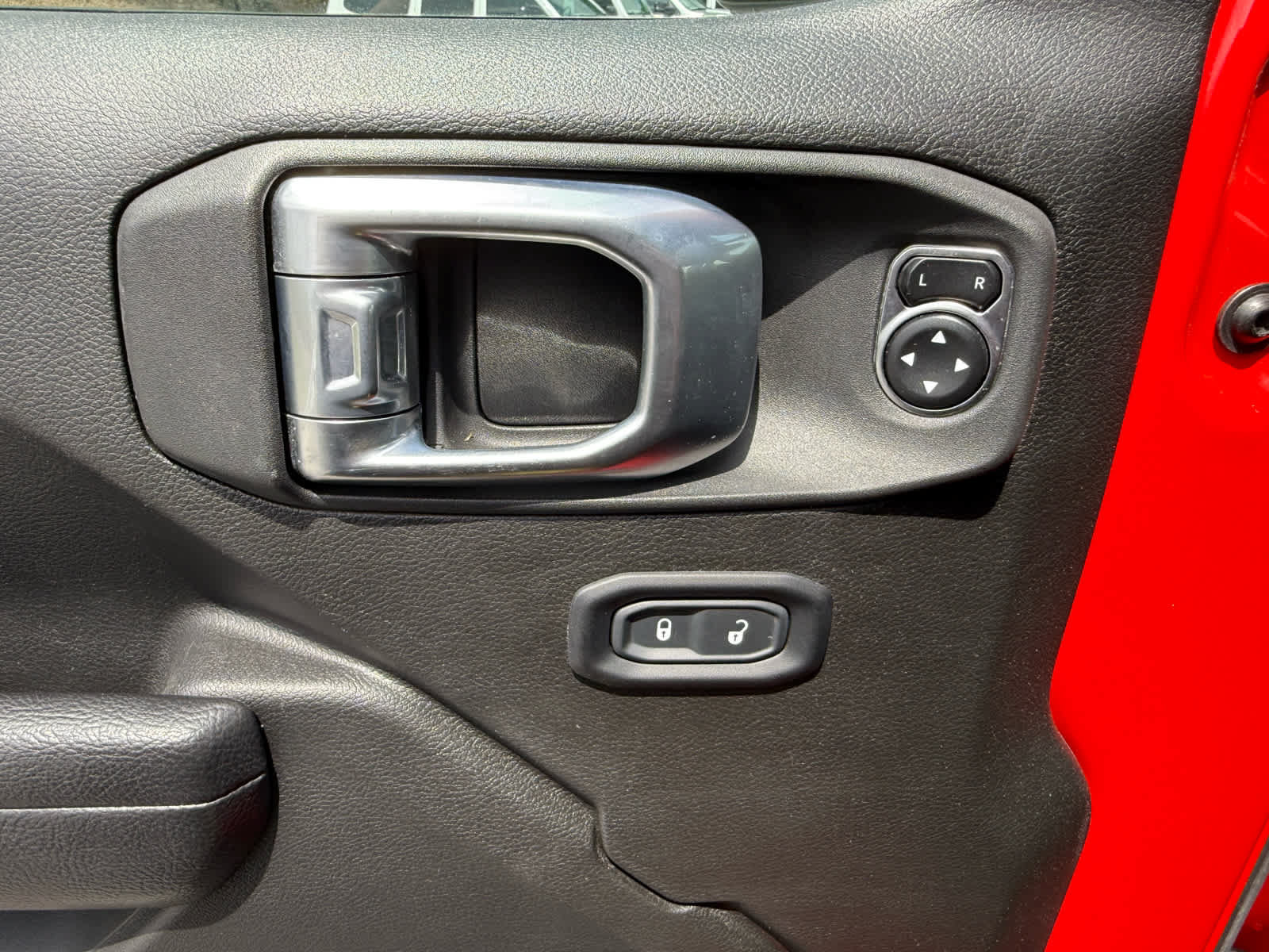 Used 2024 Jeep Wrangler Unlimited Rubicon AWD/4WD image 14