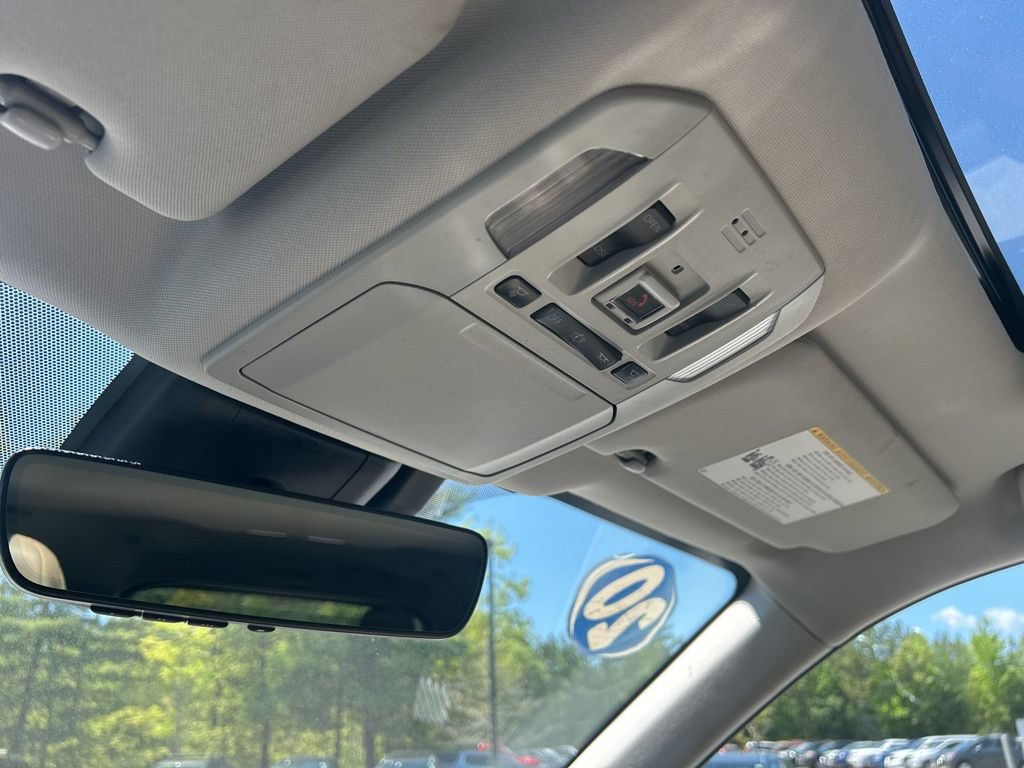 Used 2020 Toyota Highlander XLE AWD/4WD image 20