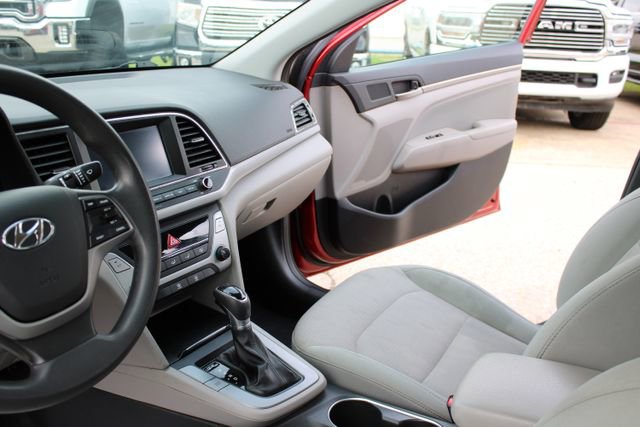 Used 2017 Hyundai Elantra SE FWD image 13