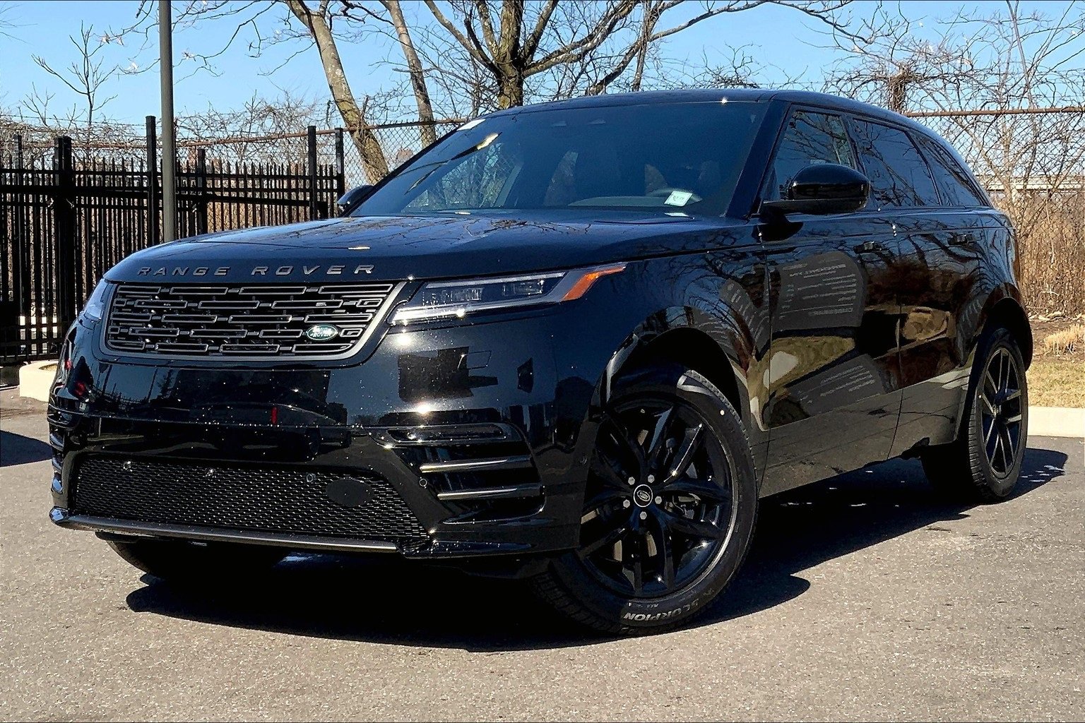 New 2026 Land Rover Range Rover Velar Dynamic SE