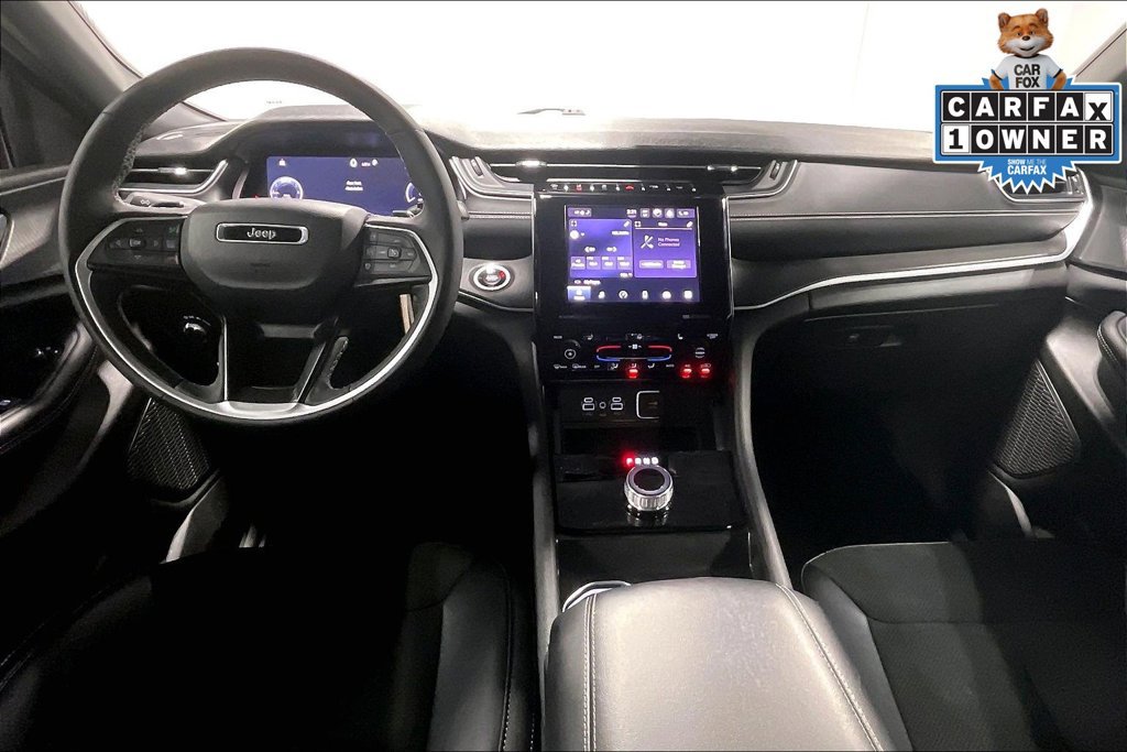 Used 2025 Jeep Grand Cherokee L Altitude RWD image 18