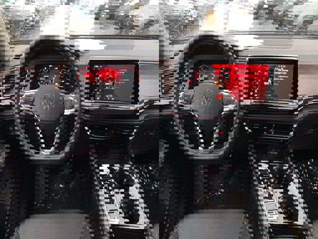 Used 2025 Volkswagen Atlas SEL image 17