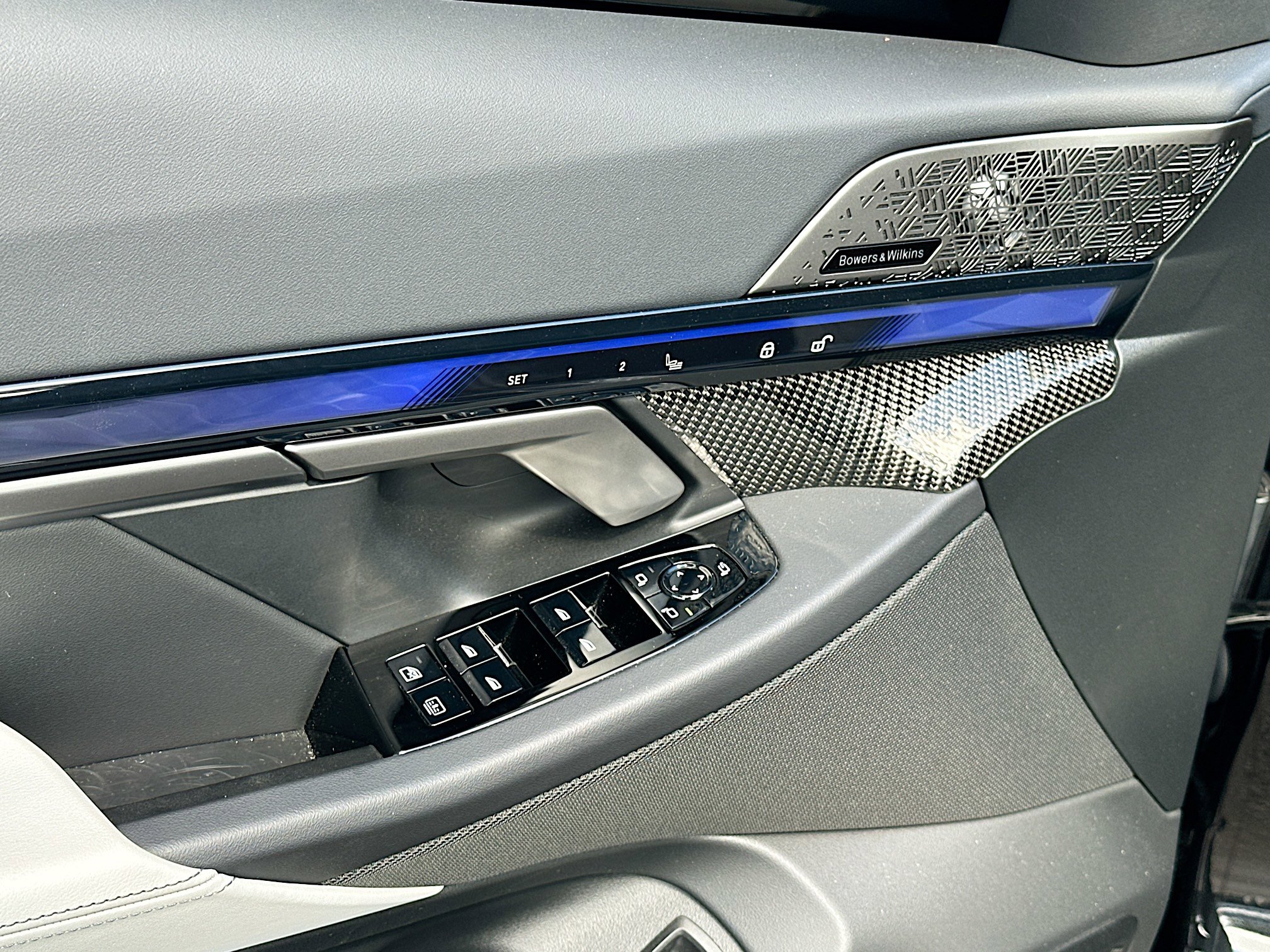 Used 2026 BMW M5 w/ Executive Package image 16