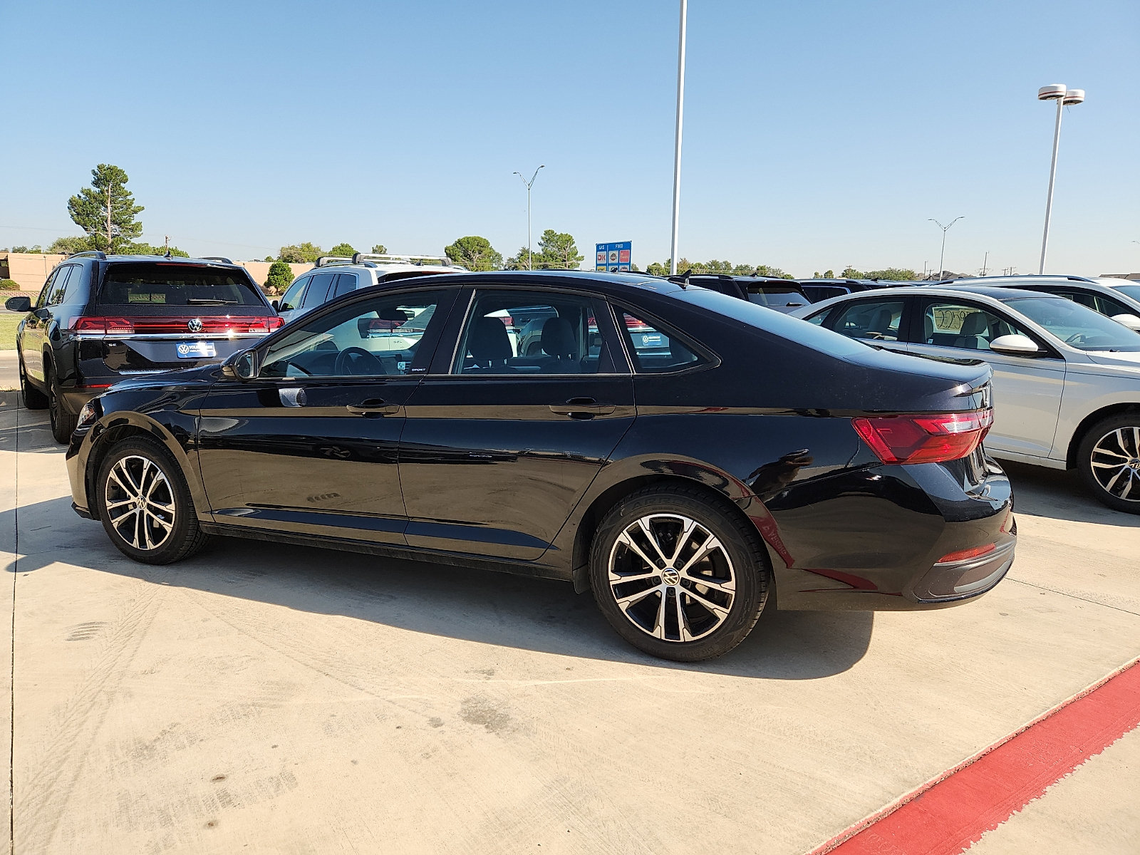 Certified 2025 Volkswagen Jetta Sport FWD image 3