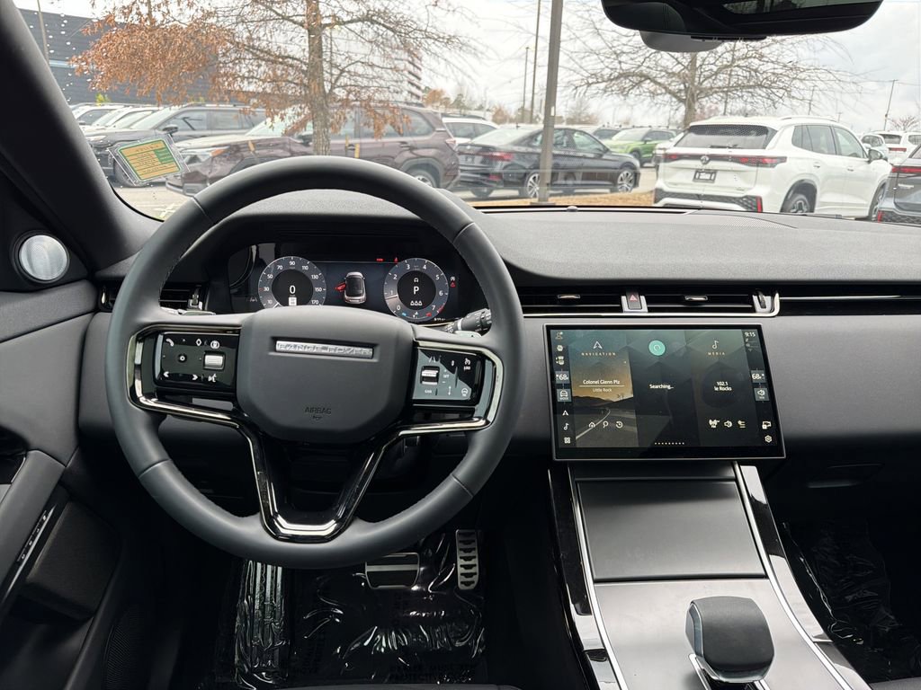 Used 2024 Land Rover Range Rover Evoque Dynamic SE image 4