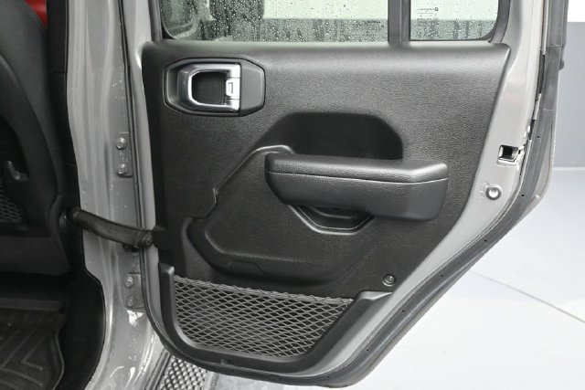 Used 2022 Jeep Gladiator Rubicon AWD/4WD image 13