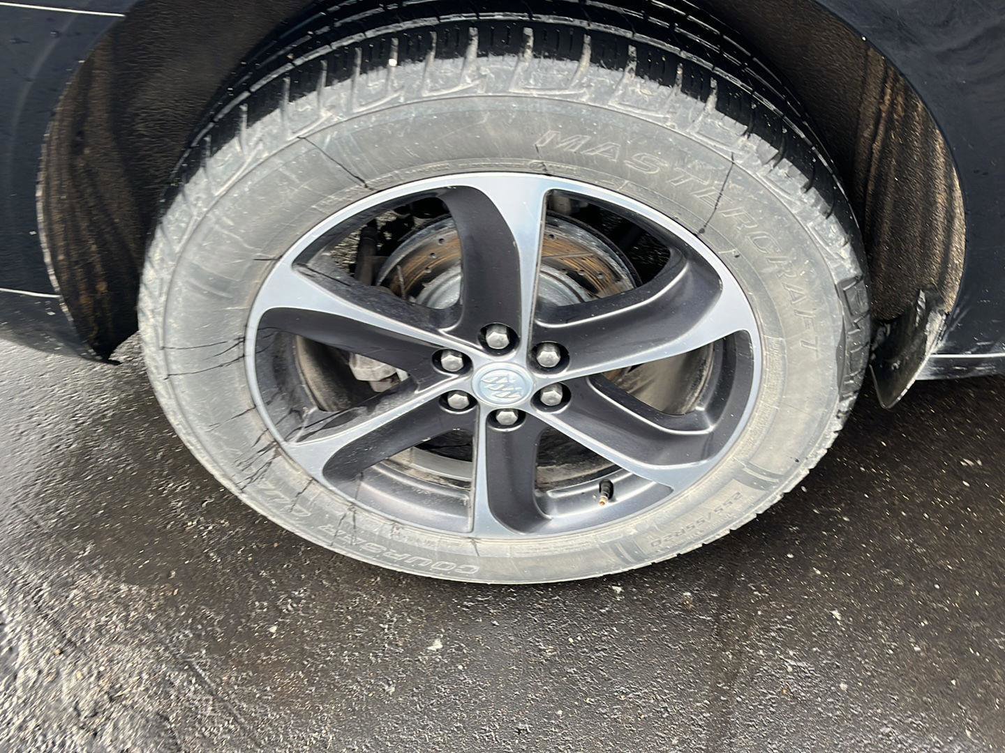 Used 2020 Buick Enclave Essence w/ Sport Touring Edition FWD image 35